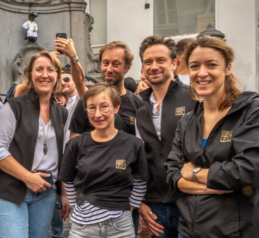 2. Photo de l’équipe avec au centre Pascale Fraiture et, de gauche à droite Sarah Cremer, Vincent Labbas, Christophe Maggi et Armelle Weitz © KIK-IRPA.